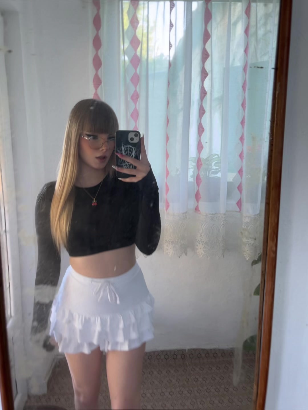 @comi
