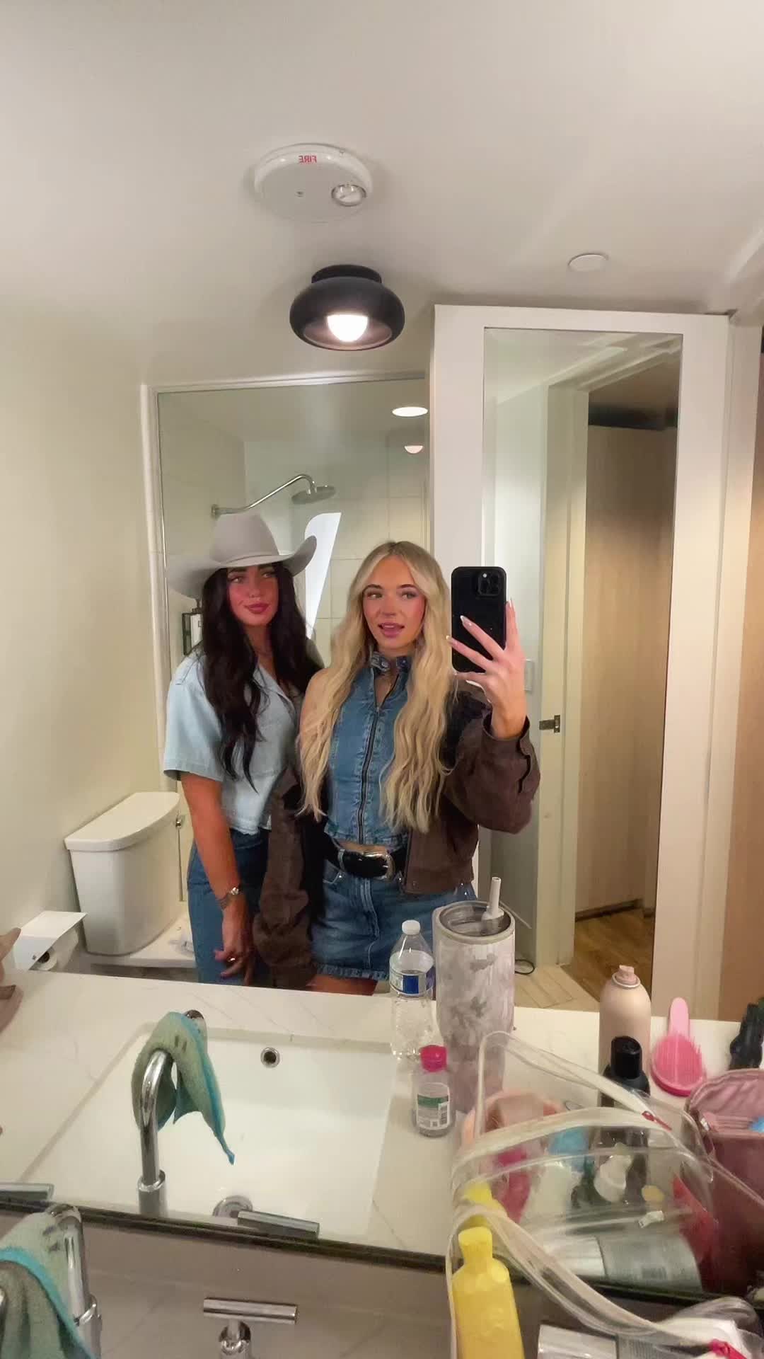 @Elle🍒🧸🪩