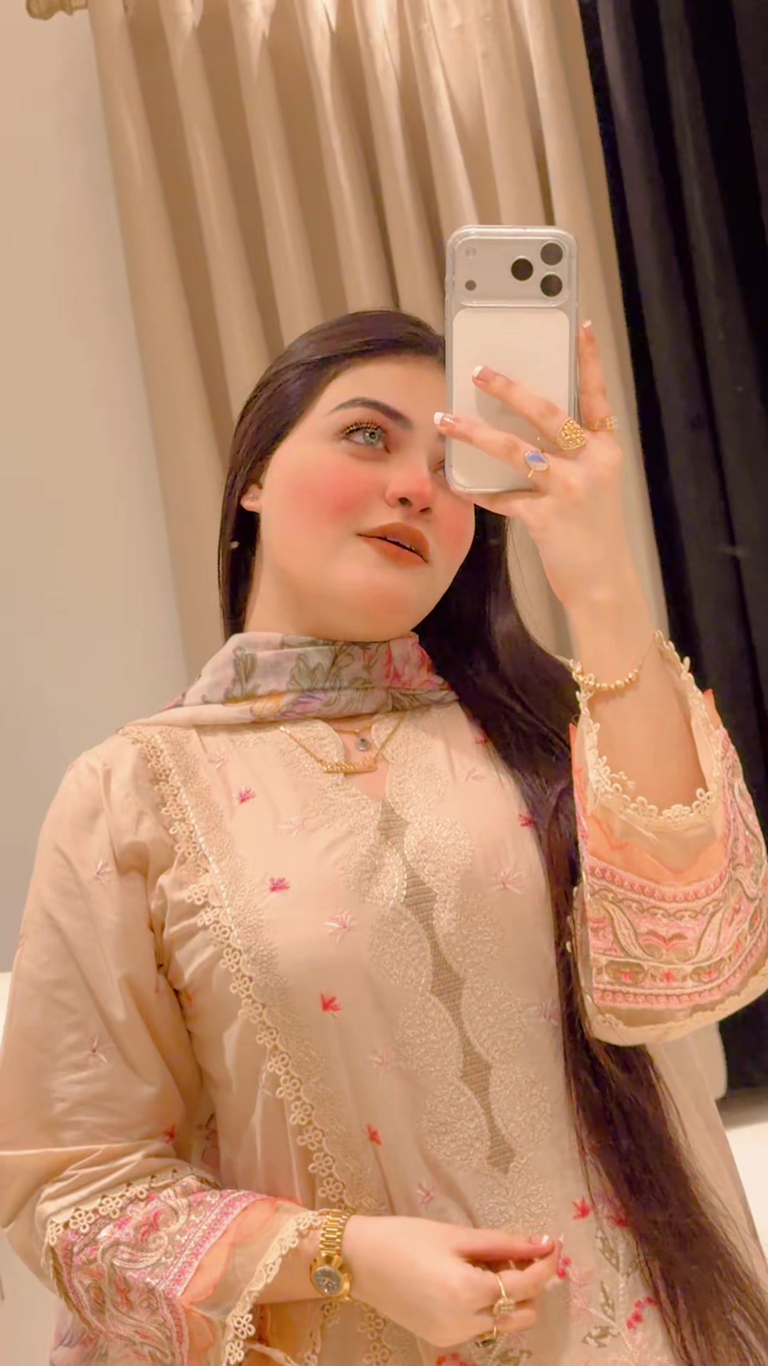 @مسکان بٹ ✨