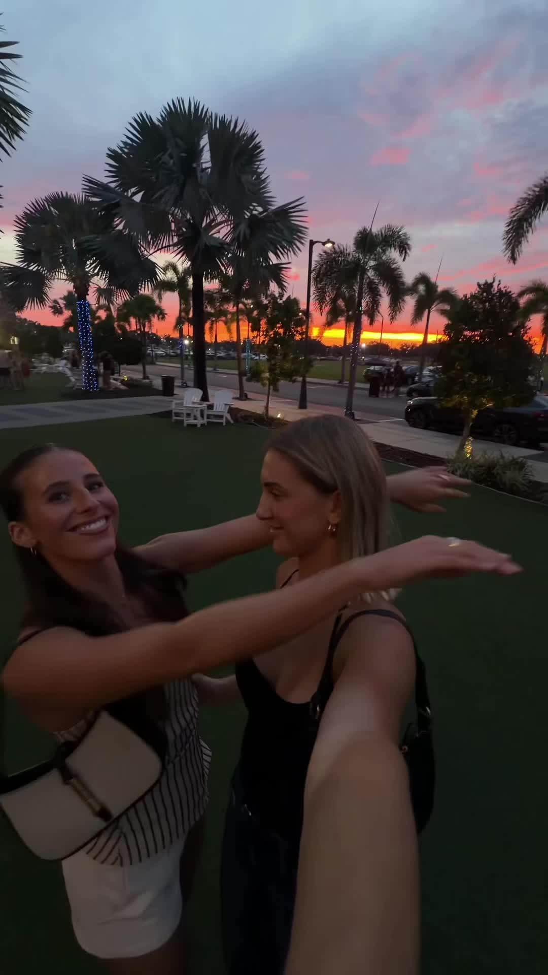 @riaandfia