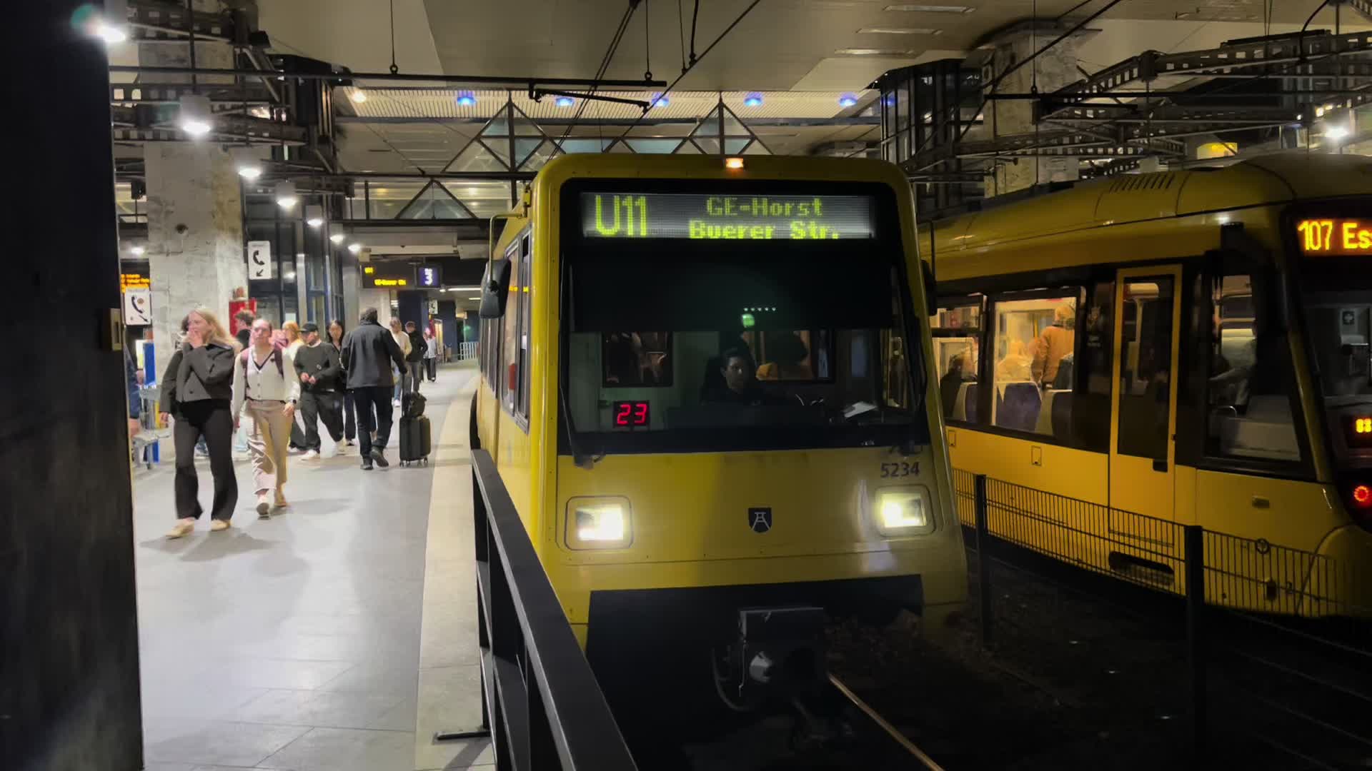 @&Ouml;PNV Busse Bahnen NRW☀️🌦️