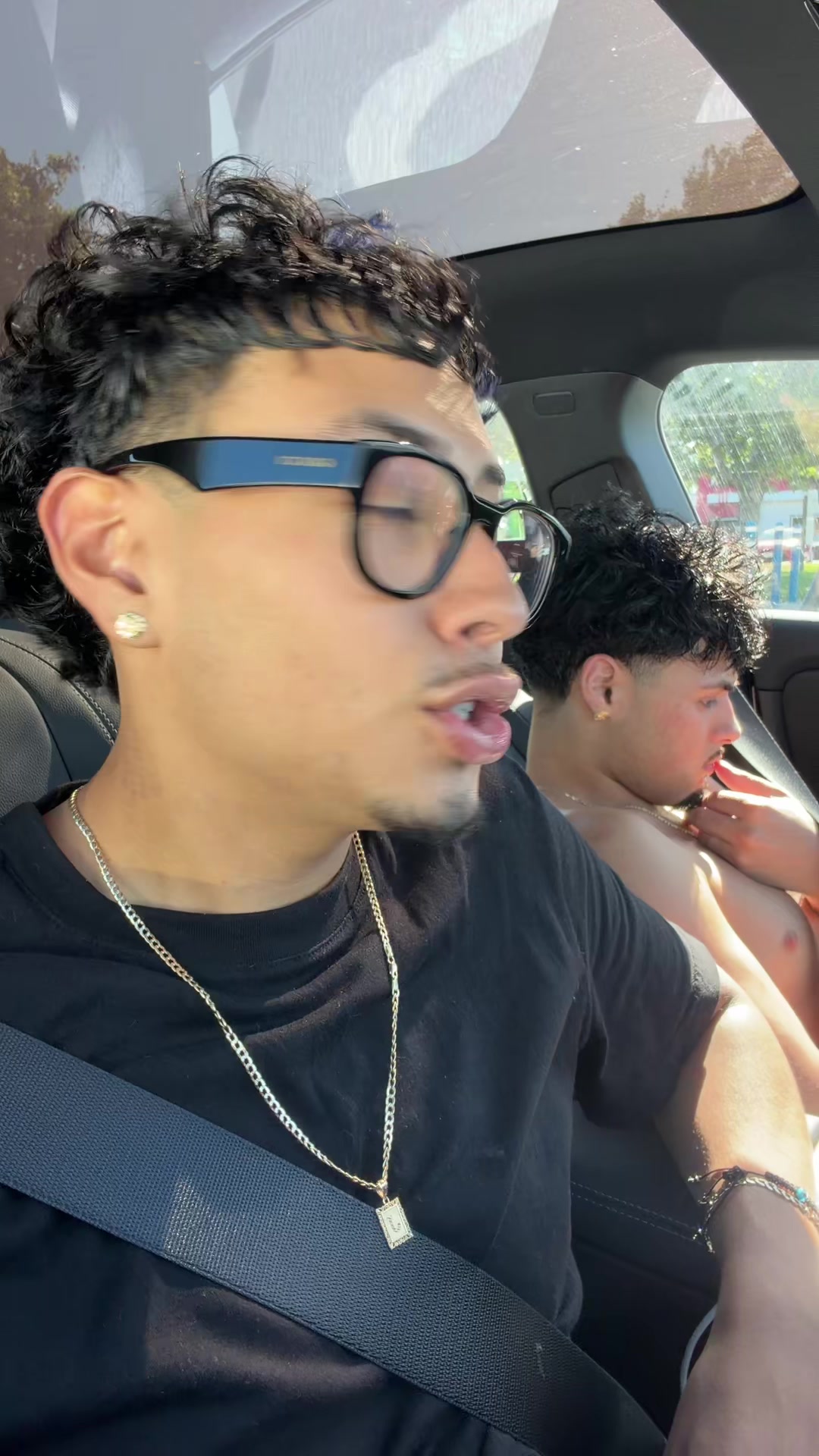 @eezzmo