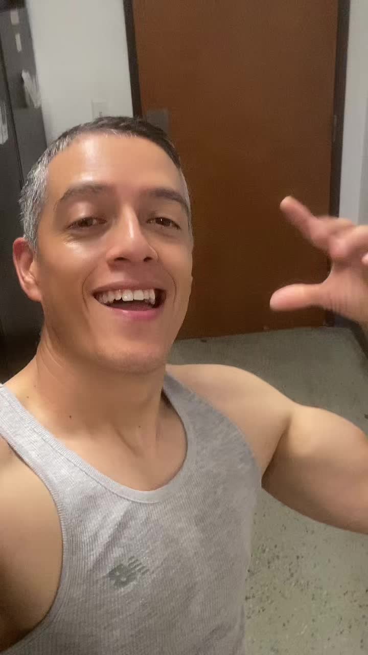 @JohnnymAb