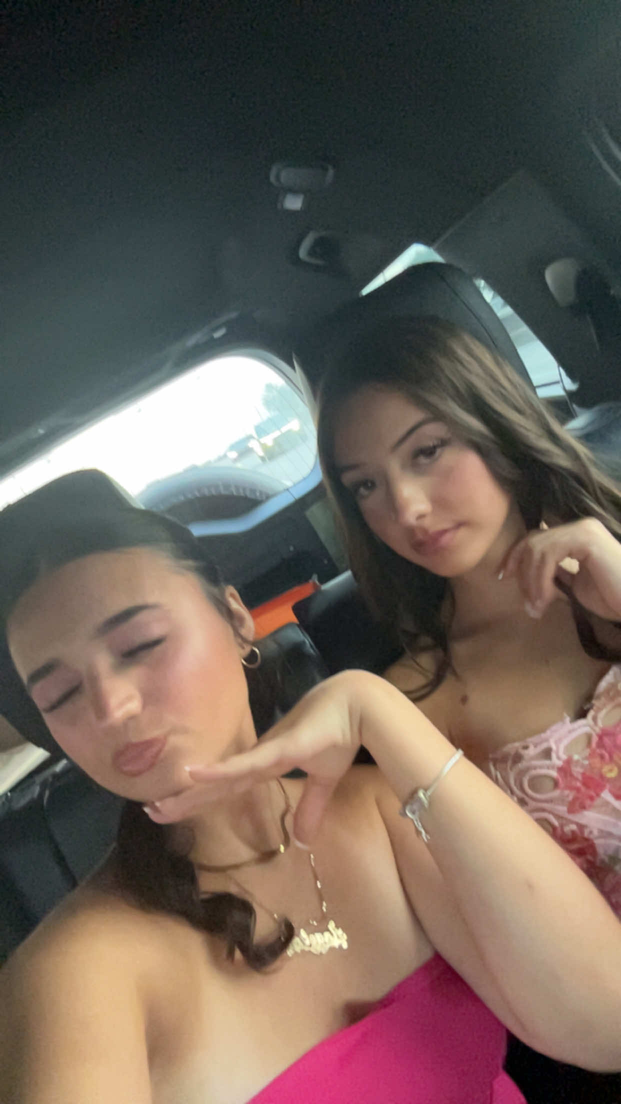 @🧞&zwj;♀️