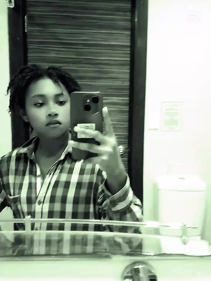 @Pr&euml;tty_B&atilde;g&atilde;,&euro;