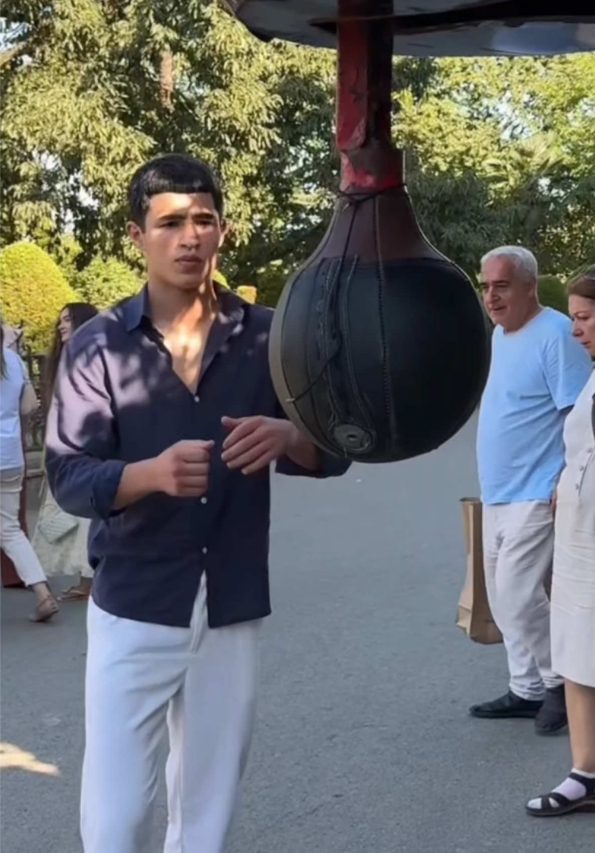 @𝗠 𝗘 𝟴 𝟱 🌍