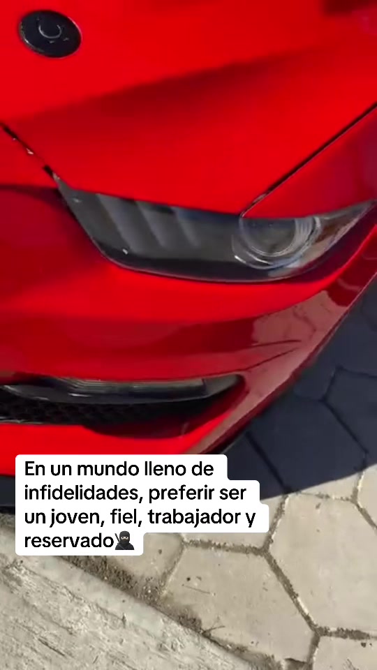 @deluxeaguilar
