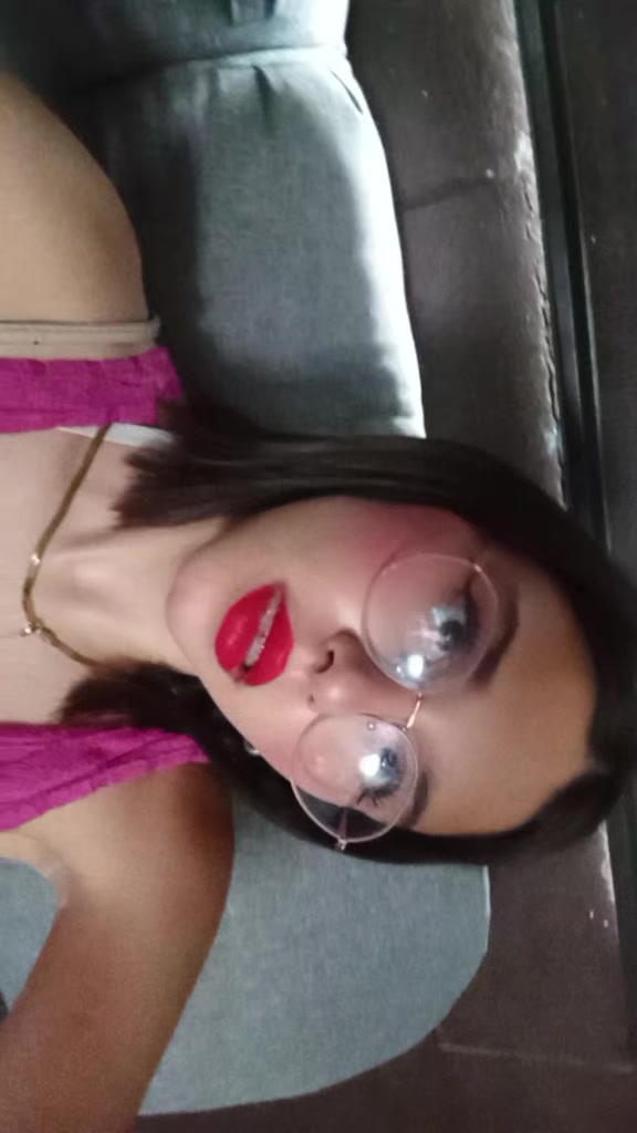 @renata_