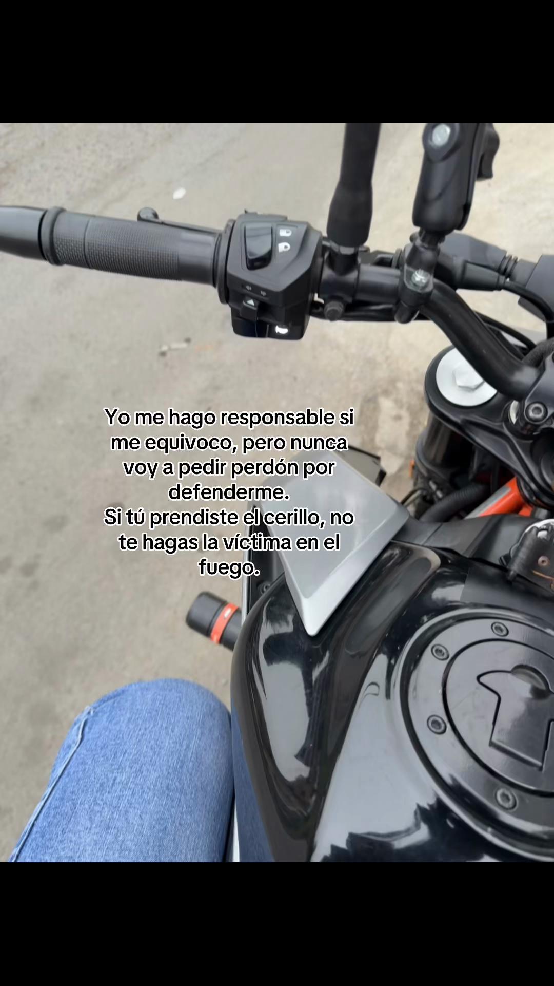 @Cɪɴᴛʜʏᴀ Lᴇóɴ🏍️