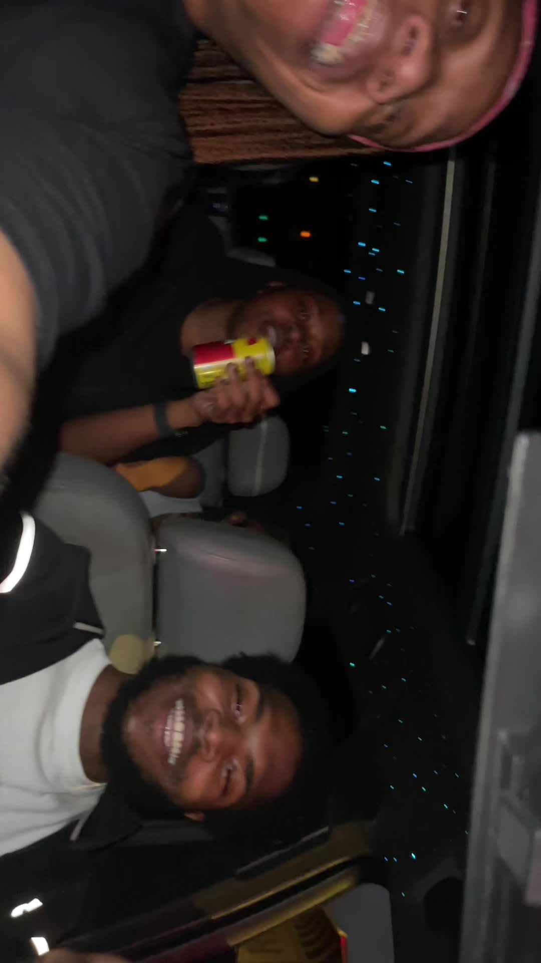 @Dee_nuggss