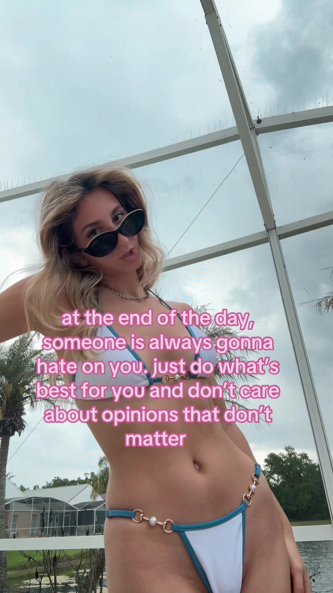 @Mel 🦋