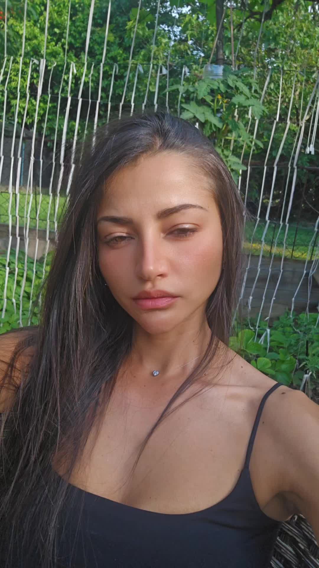 @J.e.l.e.n.a.