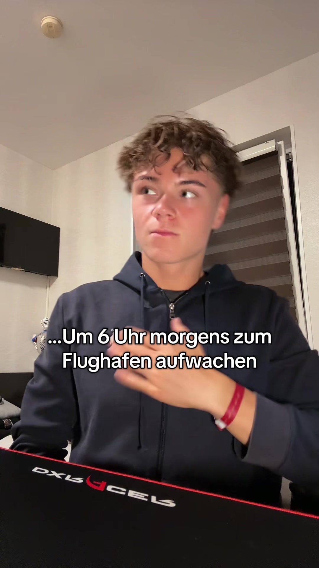 @Yvwes