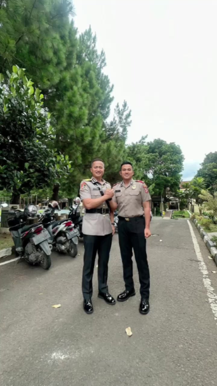 @Sanika Pratama 2000