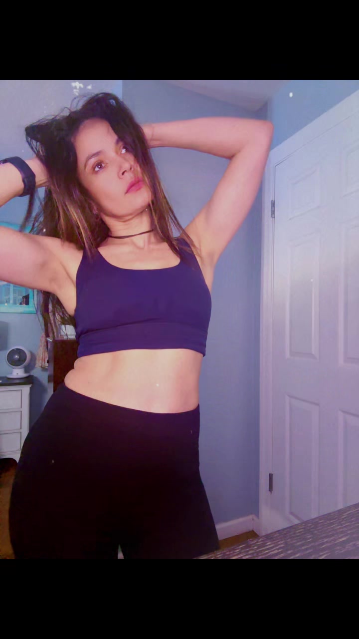 @Lovely_CarlyByrne