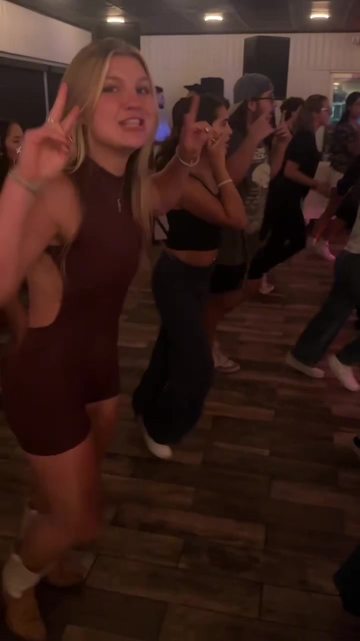 @the honkytonk hotties