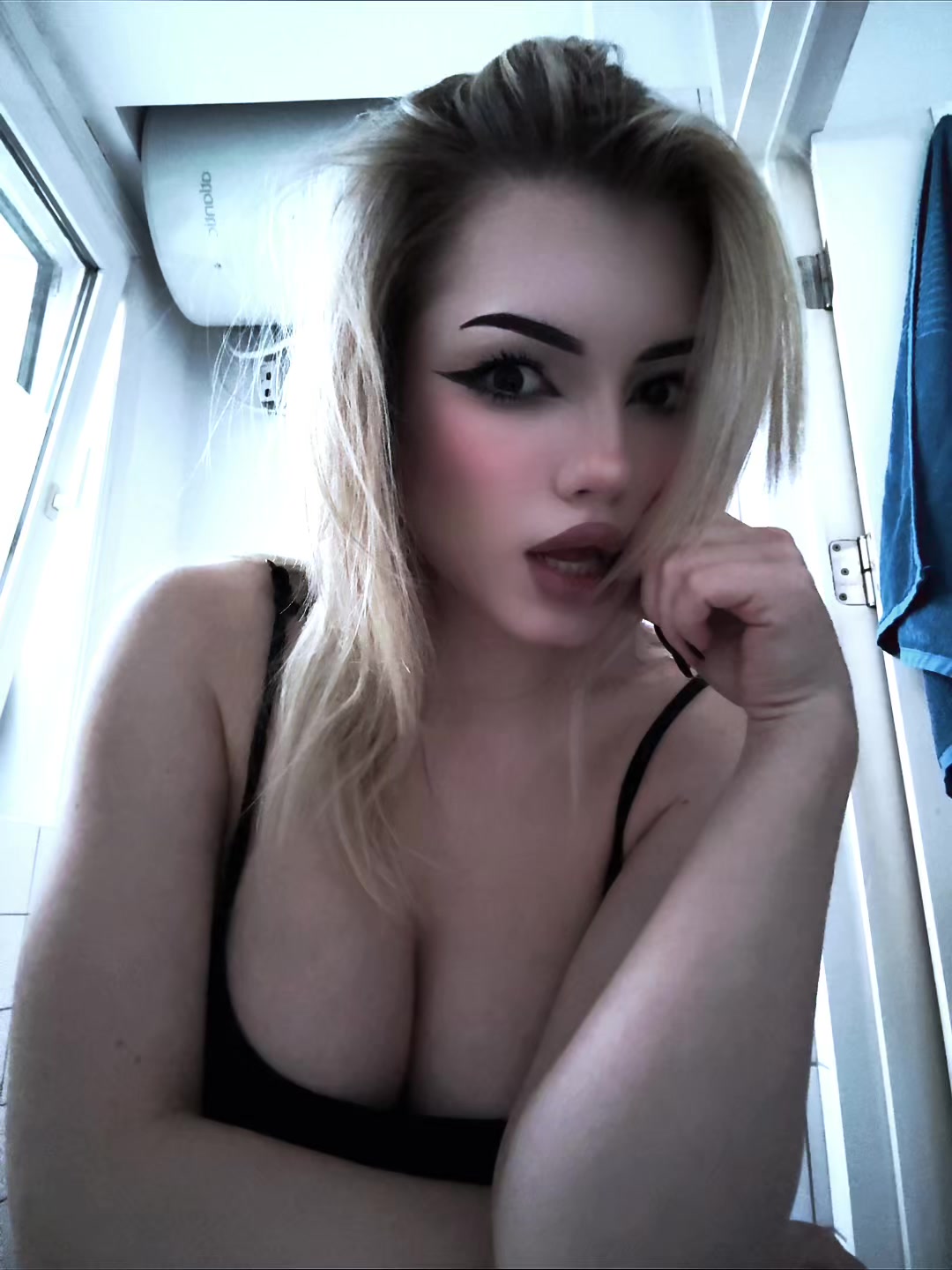 @evaxevis