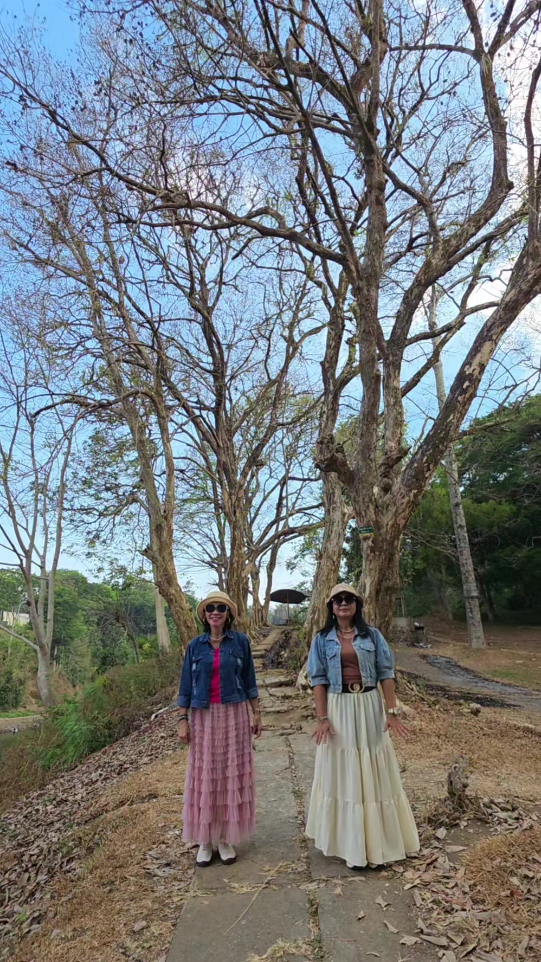 @hennisetiawati