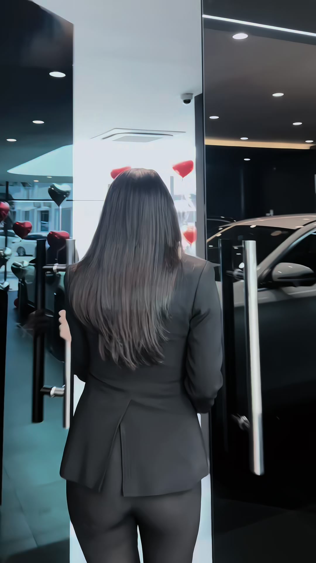 @Tường Liên Mercedes
