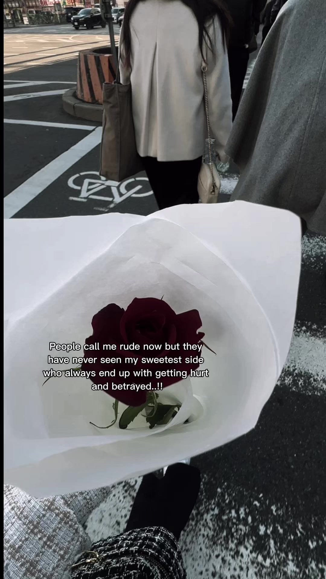 @🐝