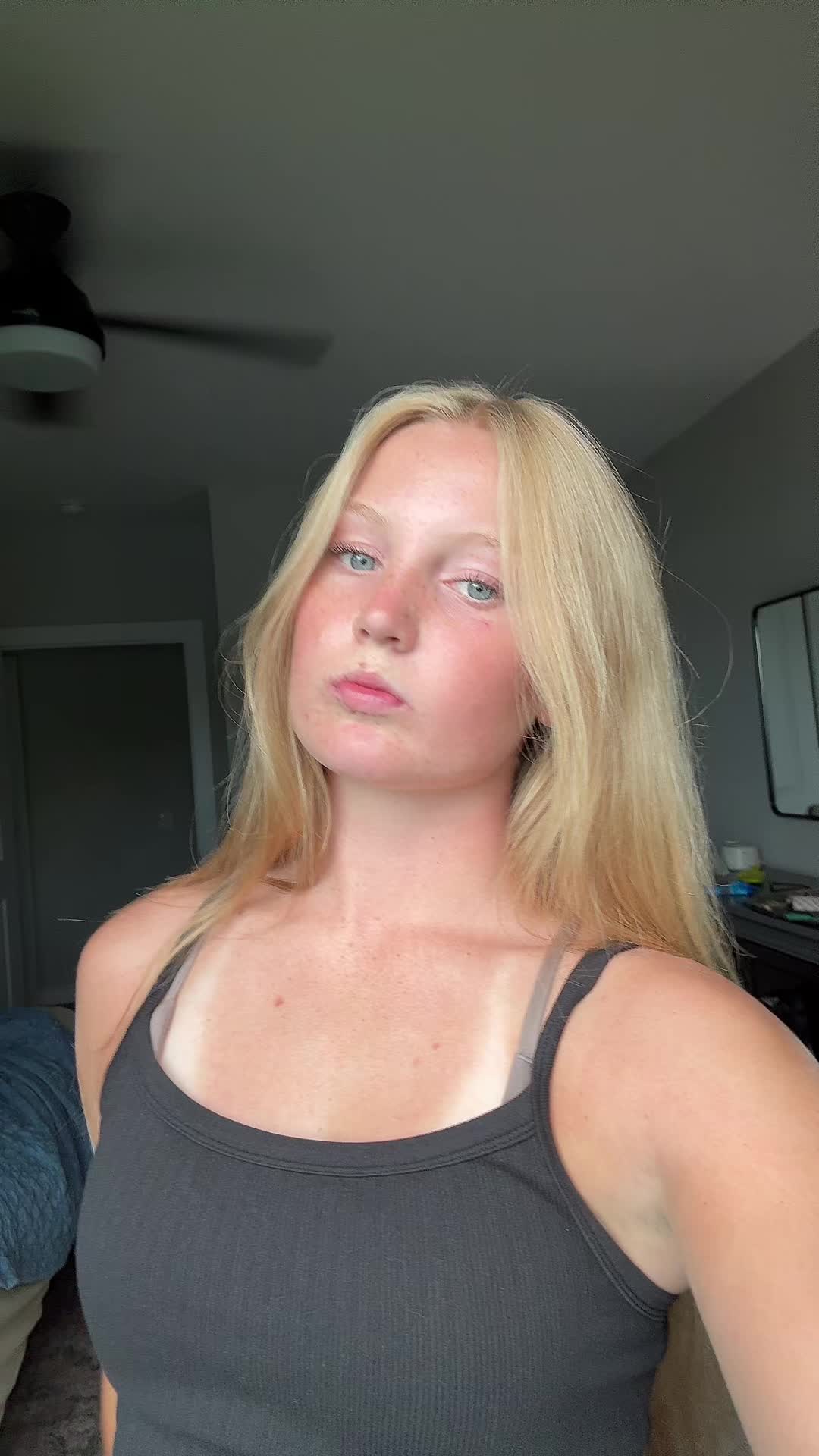 @Vivianspam34!!!