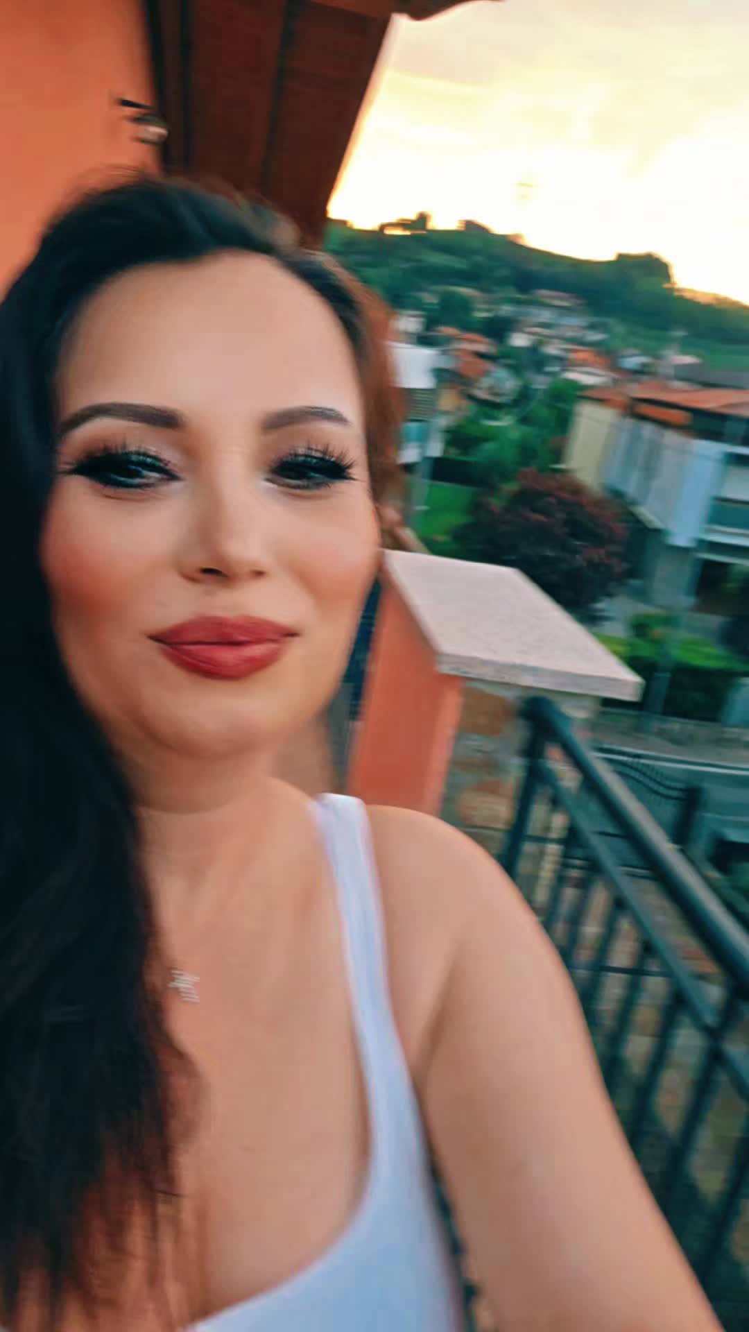 @MIKAELA