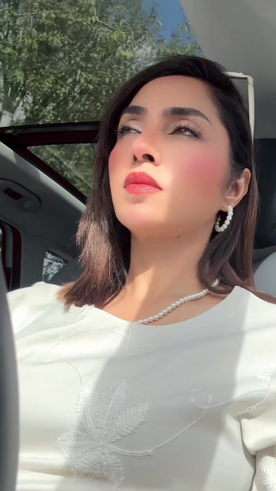 @Fariibutt official