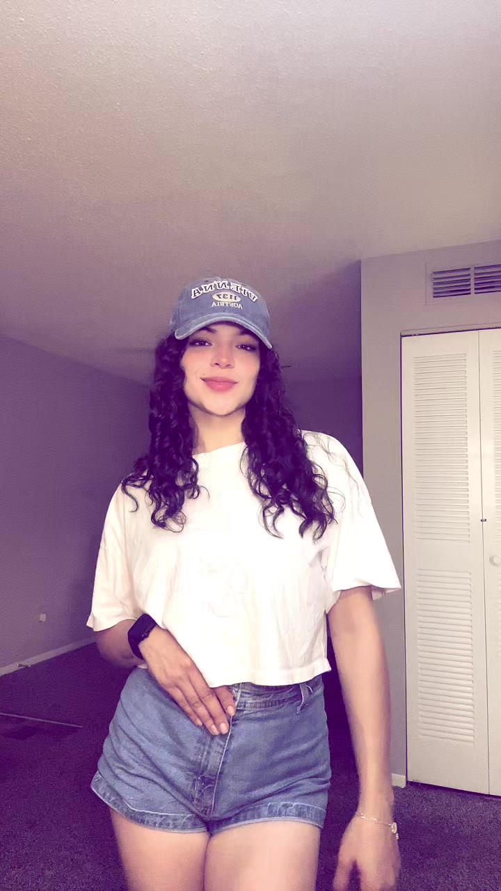 @Daniella🩷🏝️🌊