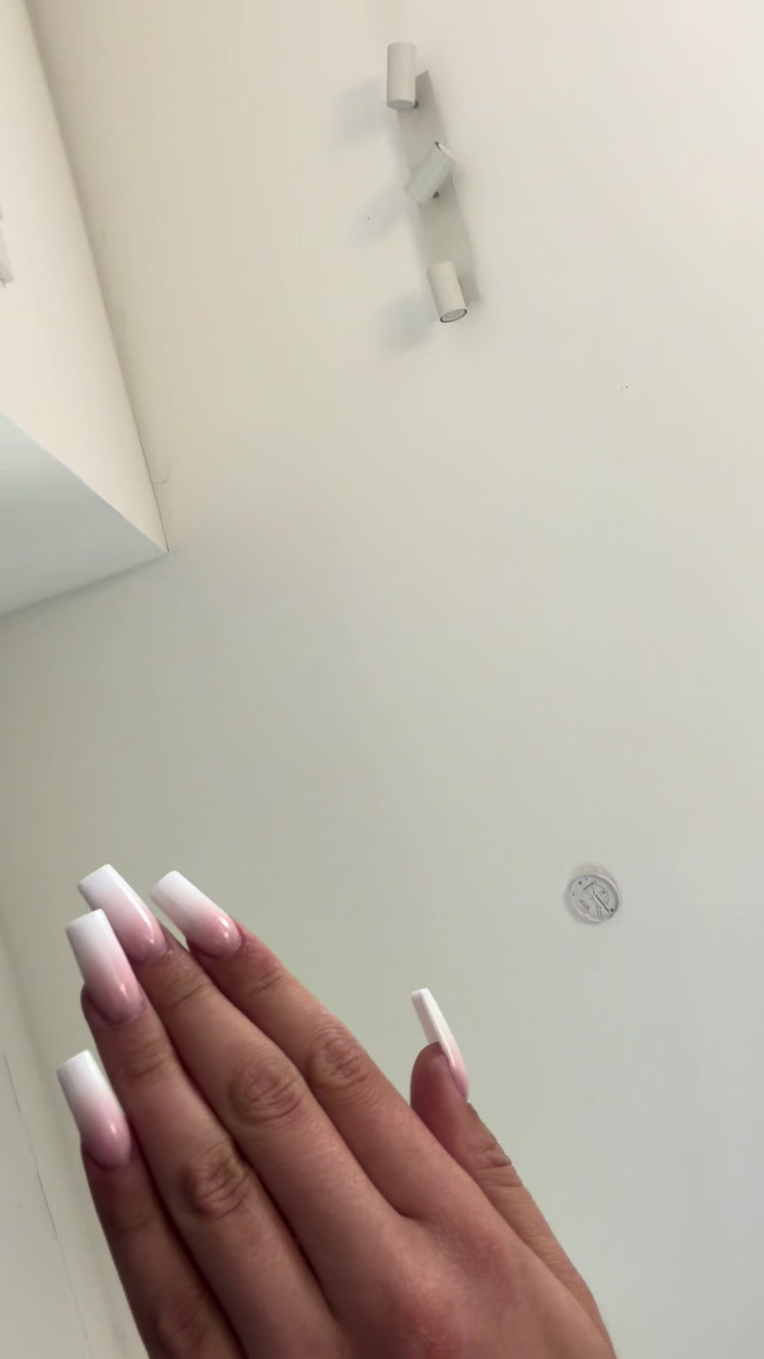 @E l a