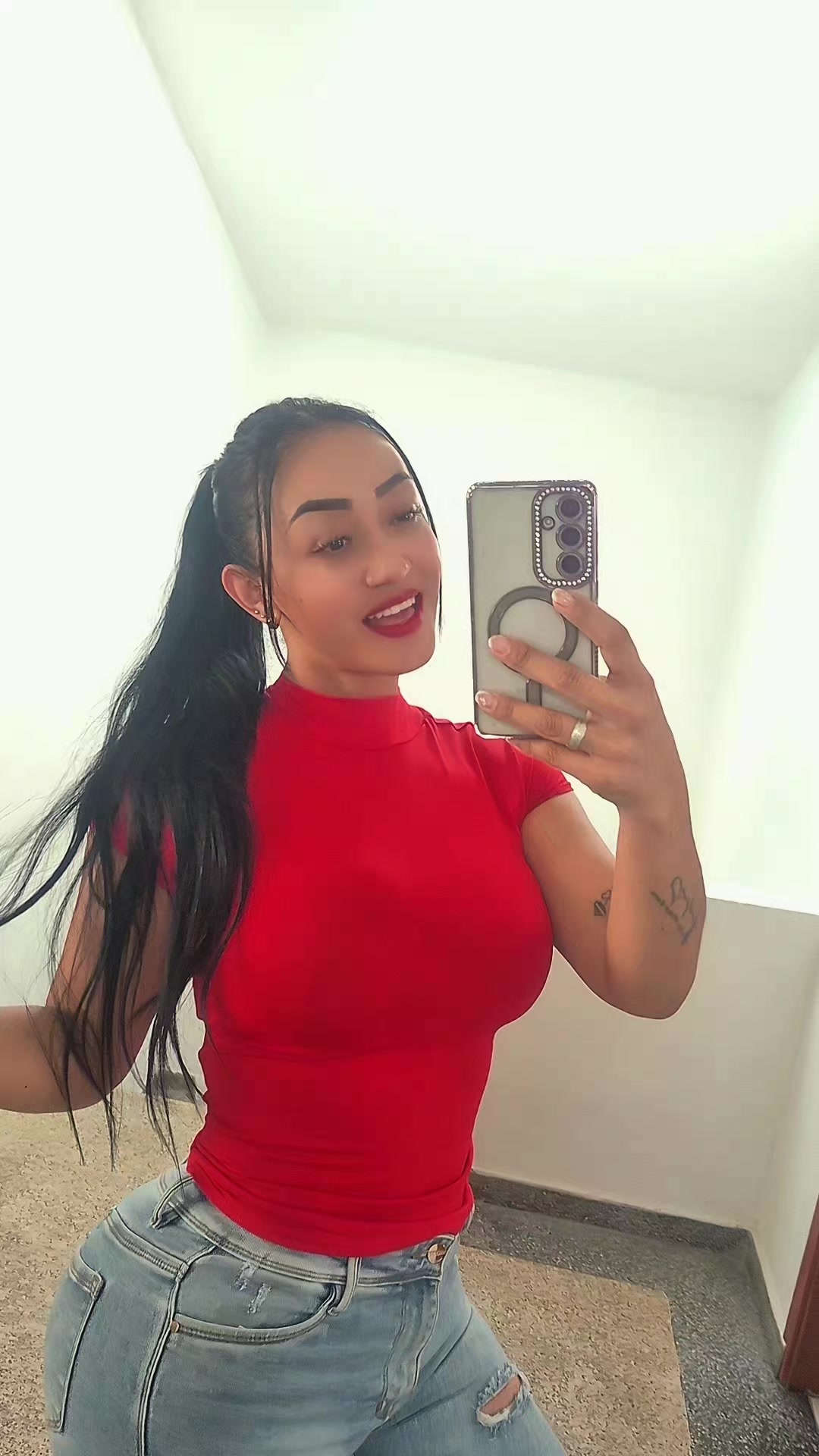 @Julie Vanesa