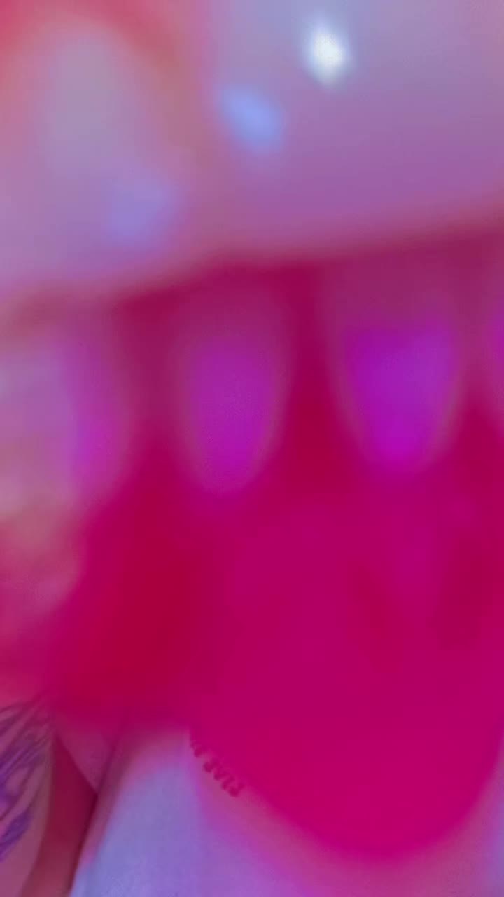 @Twotonsofloves_queen