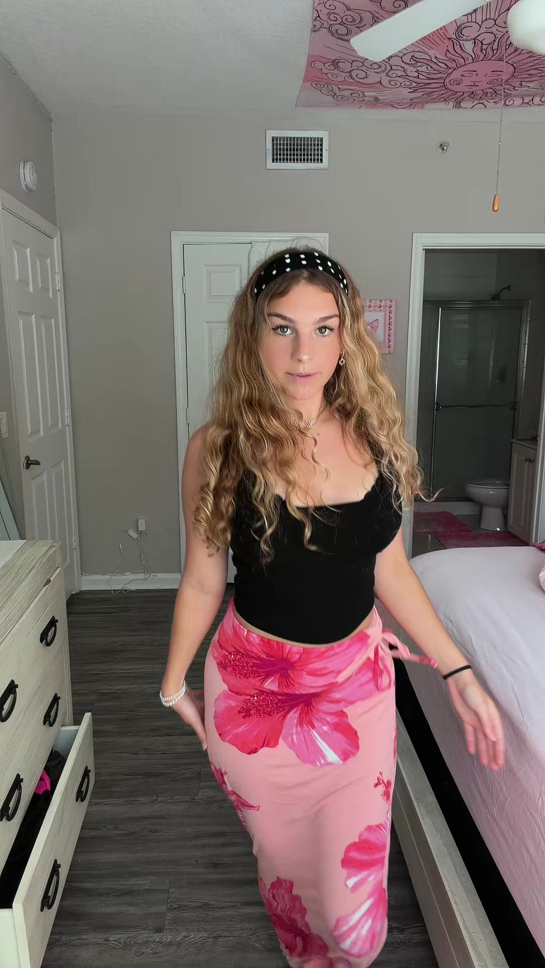 @Theyluvvella