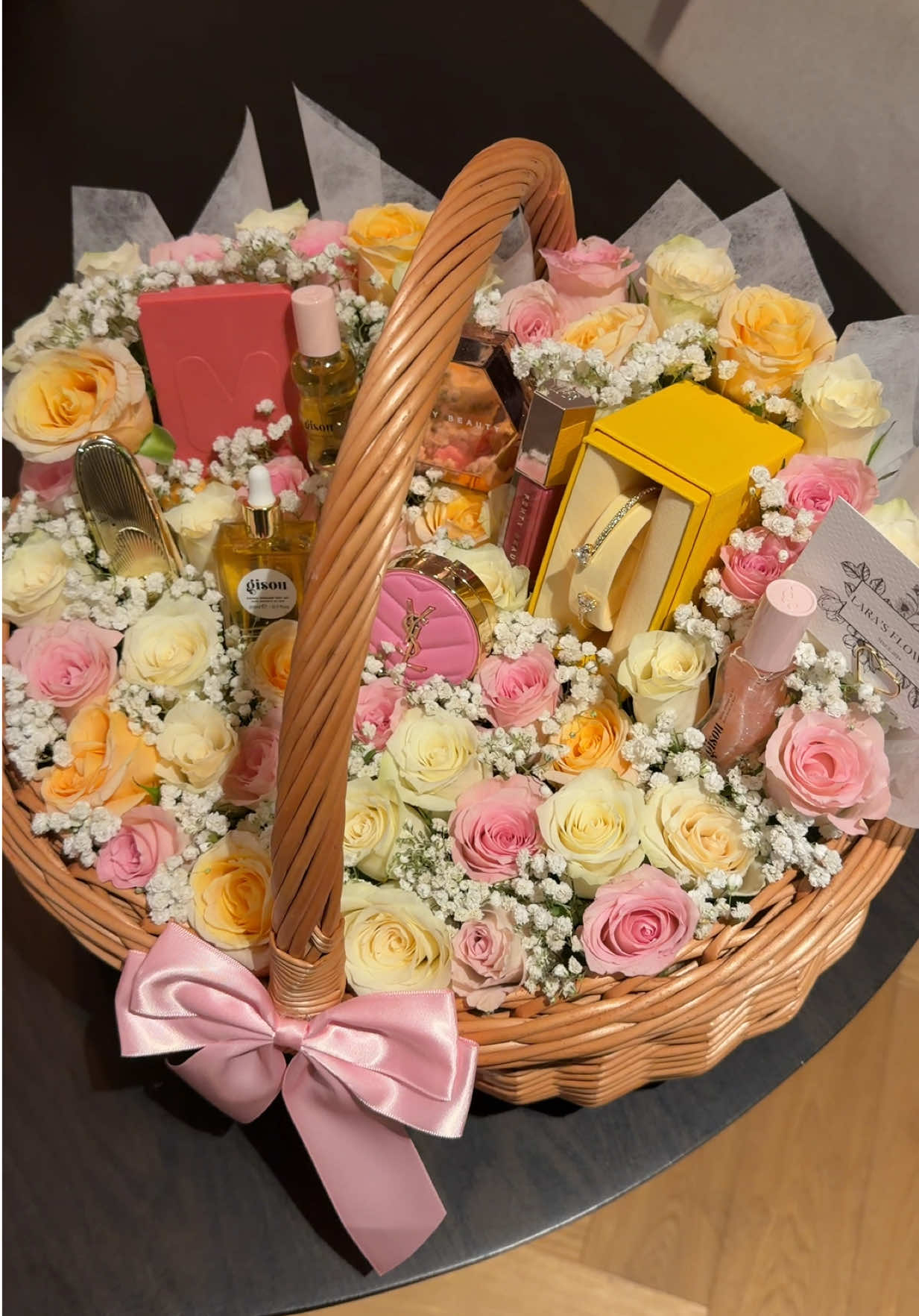 @Lara&rsquo;s Flowers