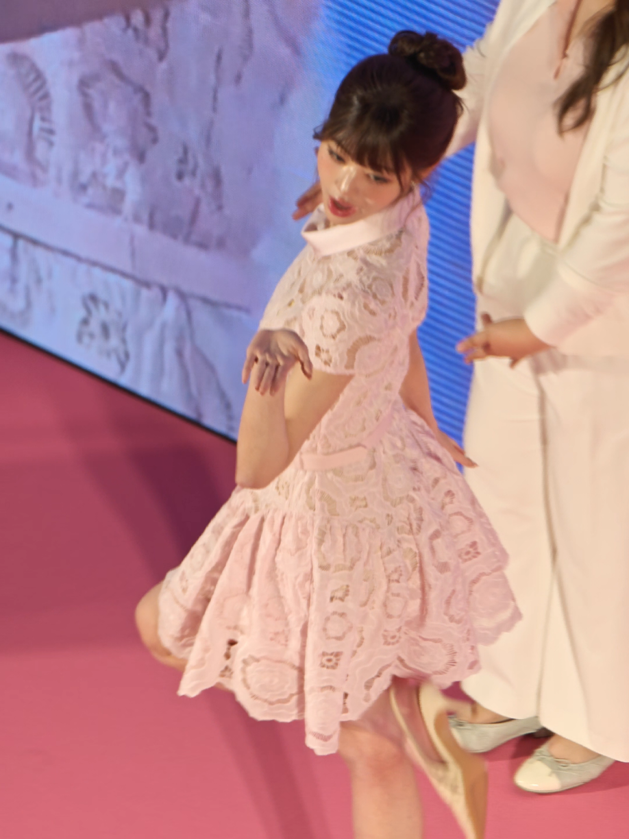 @เธอเป็นใครเราลงไว้ดูเอง
