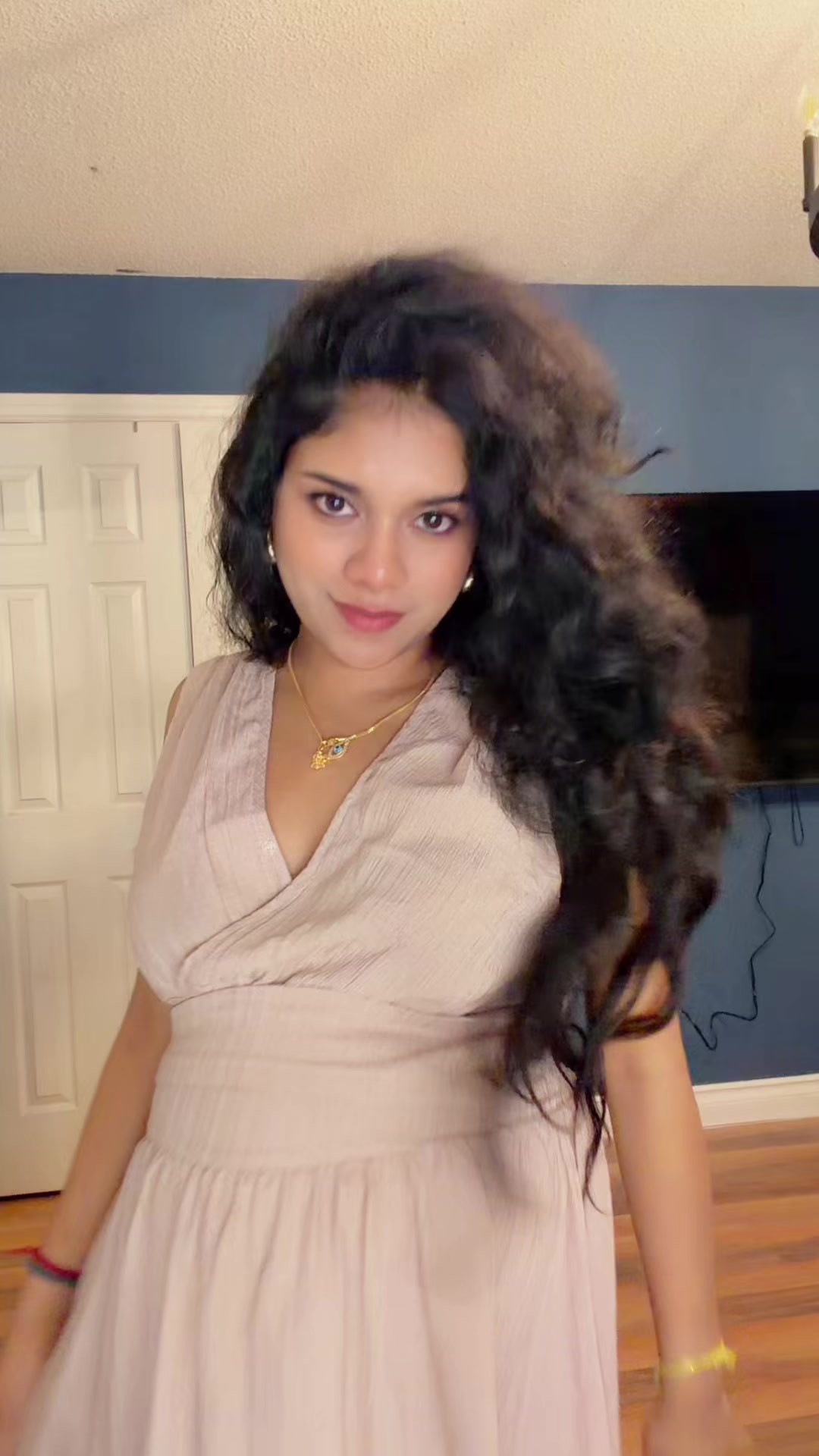 @elakiyaak