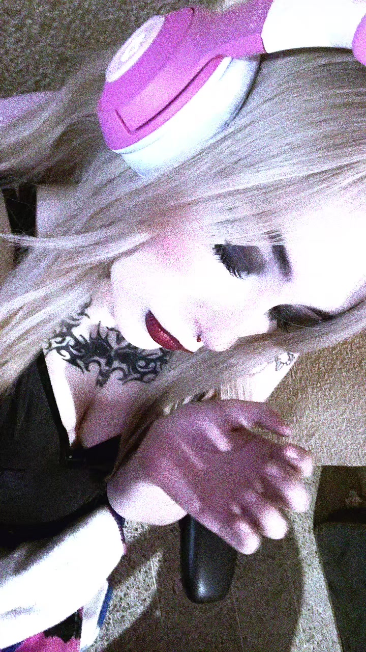@pinkmoon