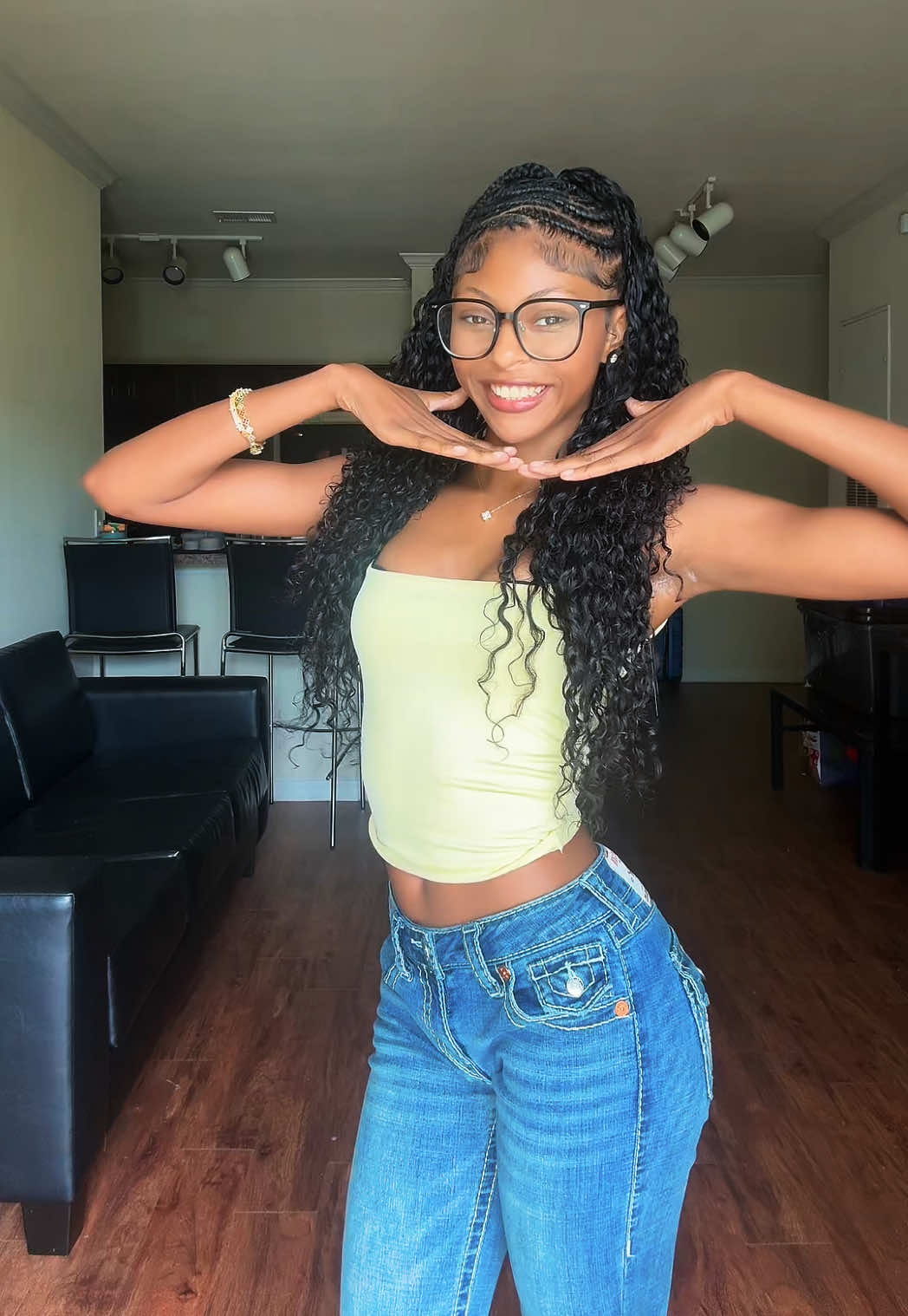 @Niya Riona