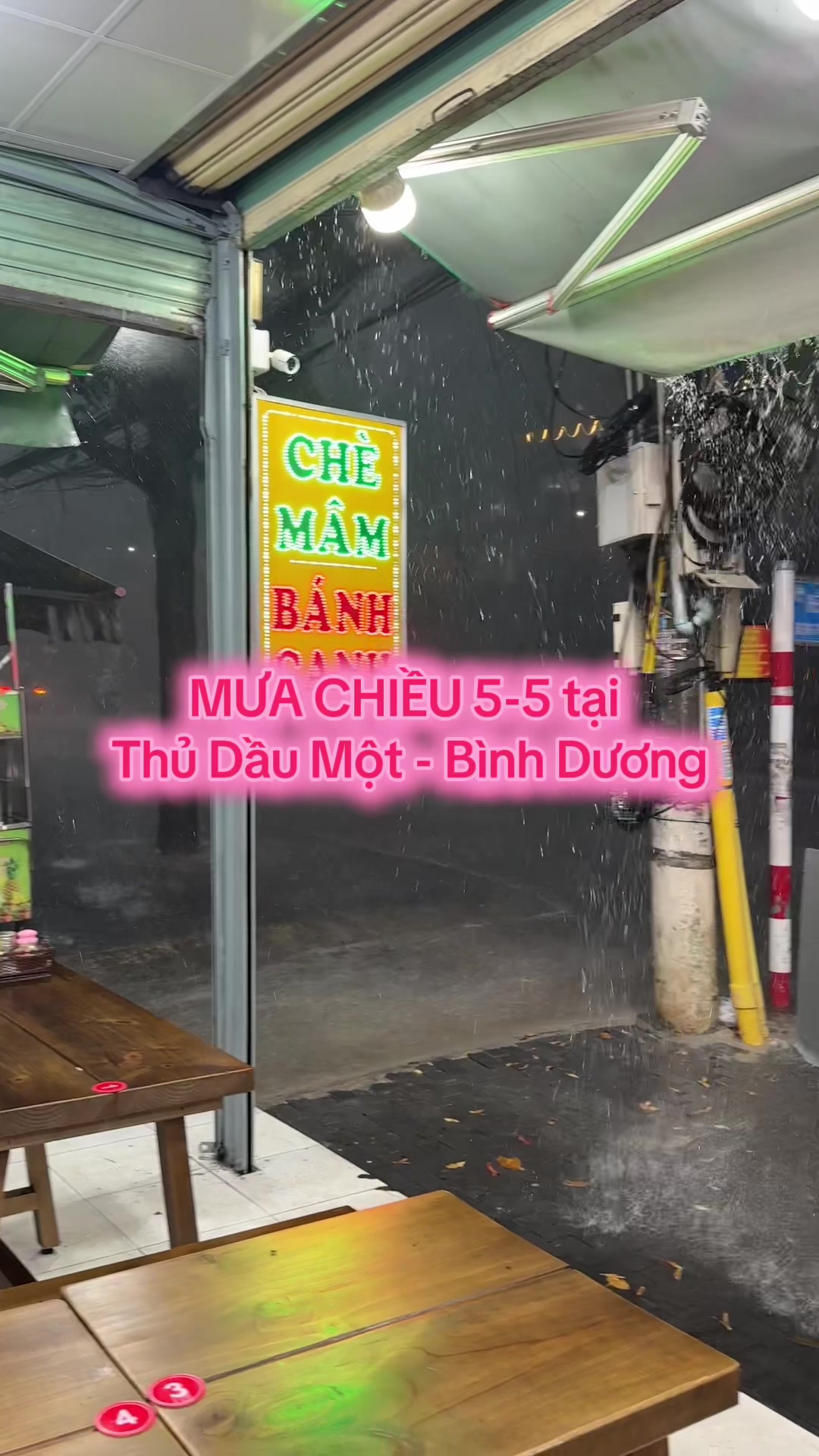 @C&ocirc; &Uacute; B&igrave;nh Dương.