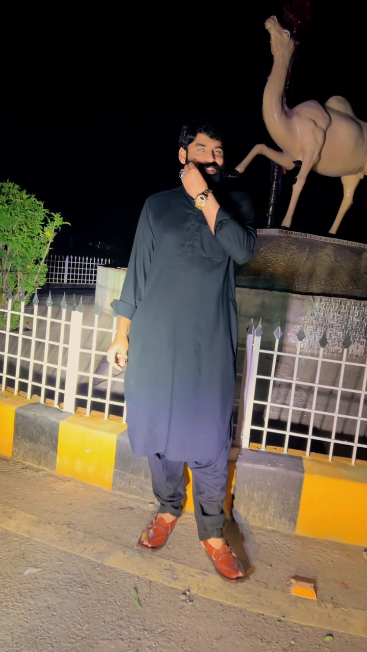 @ملک&ensp;مصور&ensp;اُتراء