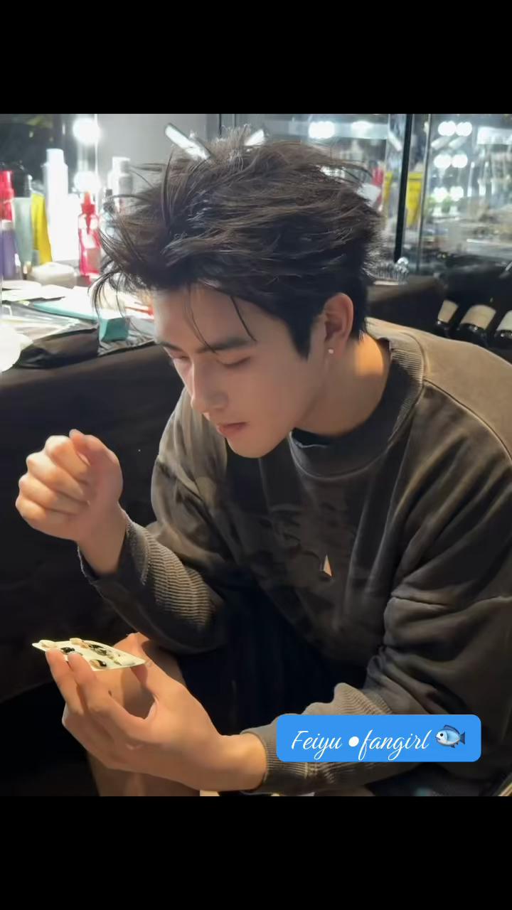 @🫧🐟Feiyu•fangirl˚🐟🧊❄️