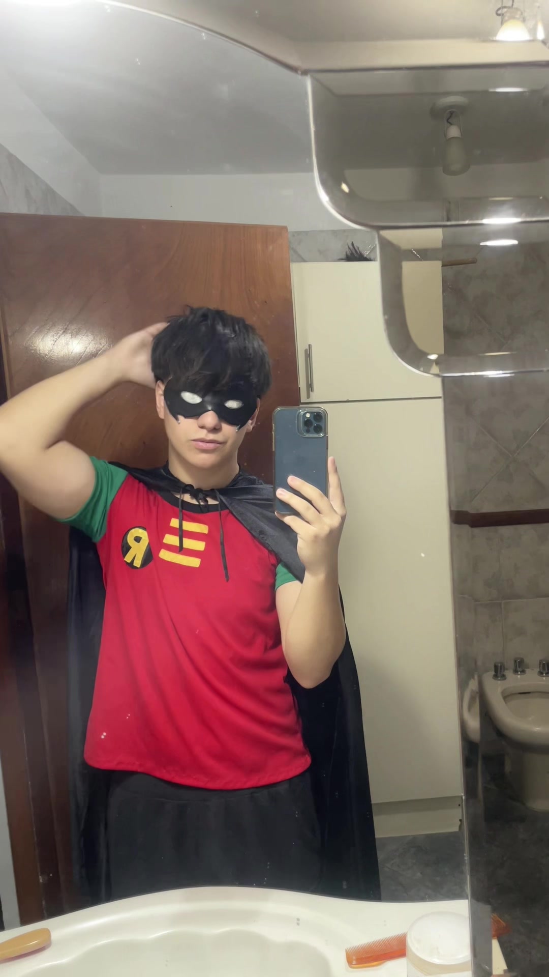 @𝙀𝙢𝙞𝙡𝙞𝙖𝙣𝙤𝙤𝙜𝙡 🕷️