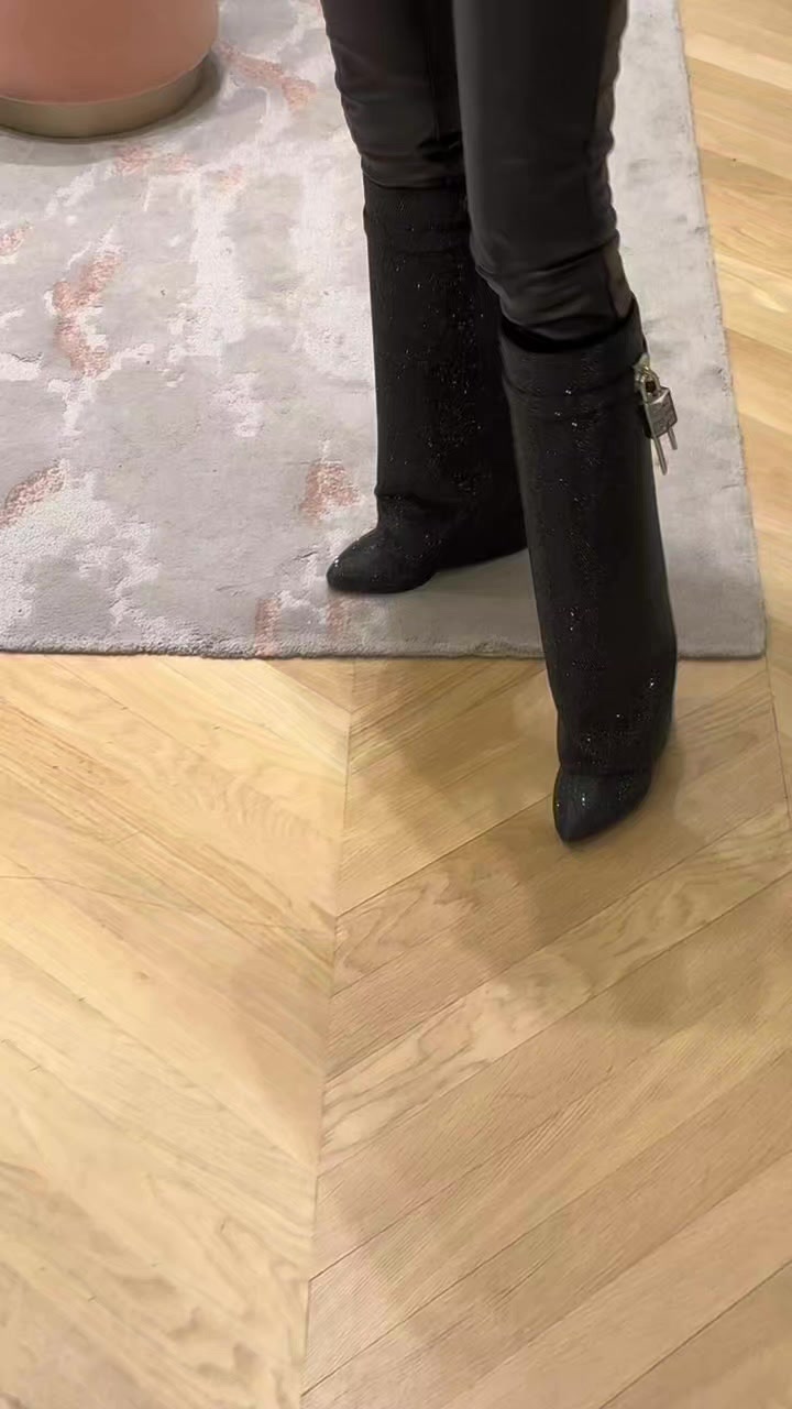 @౨ৎ