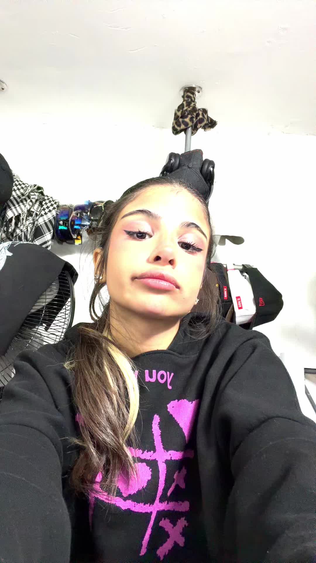 @neeg1n