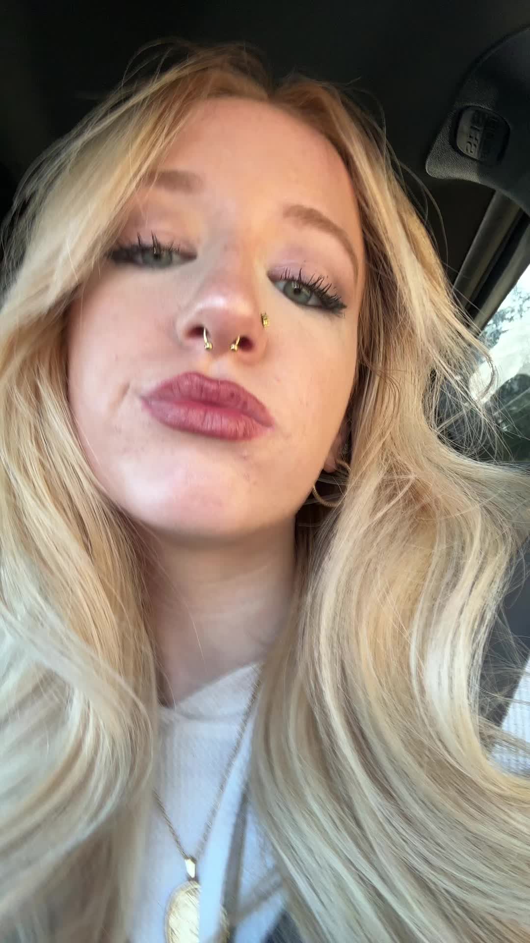 @Lyr🦄✨