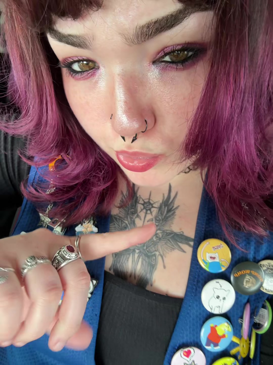 @😸