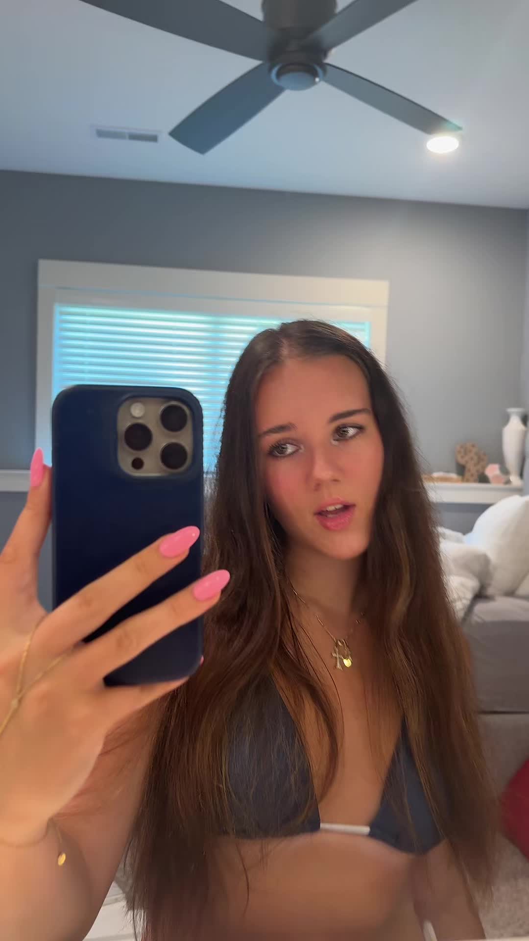 @Taylor 🎱💋🖤🍒