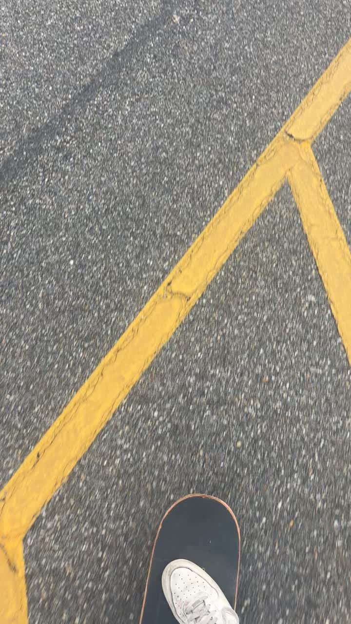 @⃟