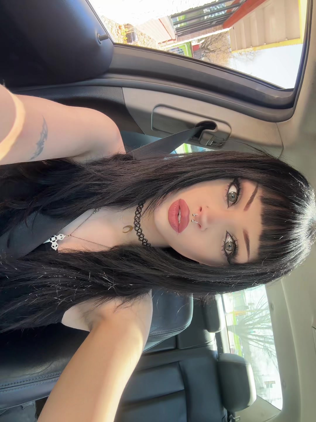 @𝐯𝐢𝐚