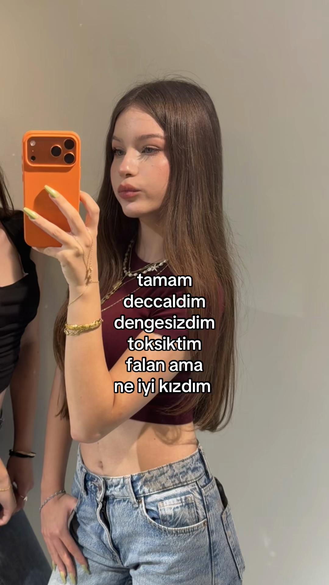 @lola