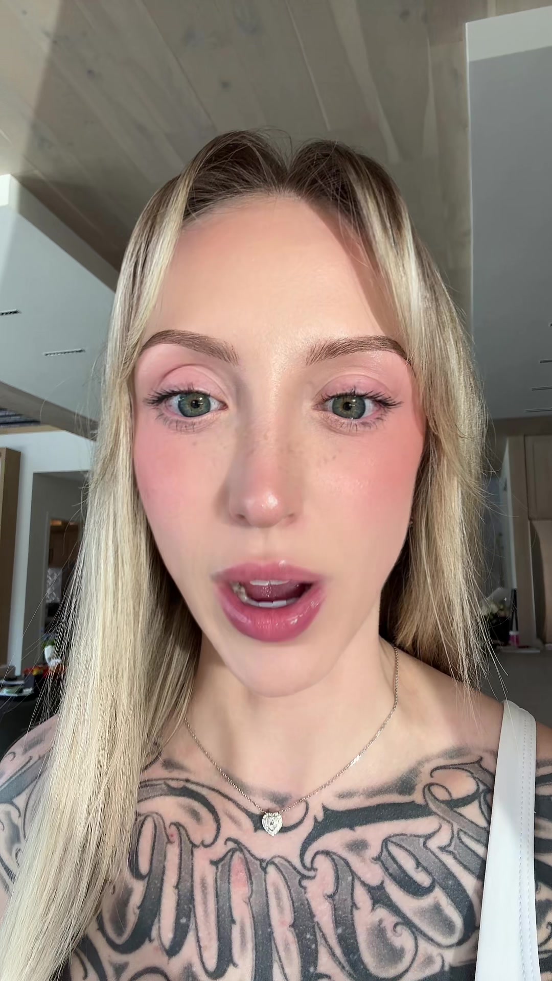 @justpeechi
